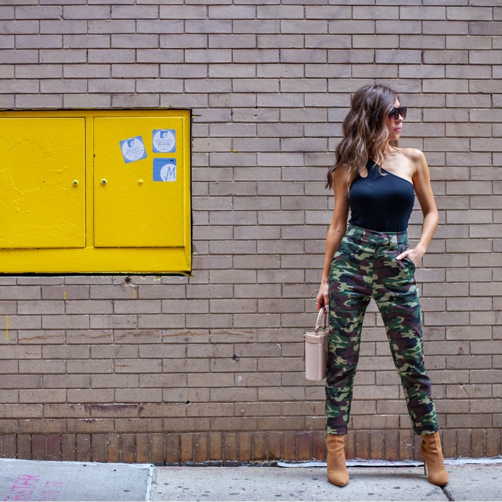 Lovers & Friends Camo Trousers XS, Brand new with tags, worn once to take photos